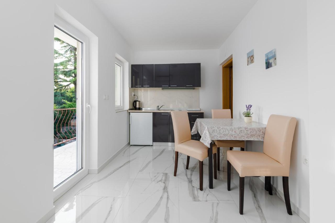 Apartments Melita Crikvenica Extérieur photo